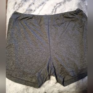 Women's size 3x gray stretch shorts